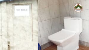 मांझी के घर से उखाड़ा गया VIP टॉयलेट