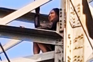 हाईवोल्टेज