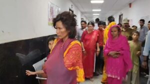 सहरसा में बच्चा चोरी की अफवाह पर बवाल: अज्ञात महिला को ग्रामीणों ने बनाया बंधक, पुलिस ने किया रेस्क्यू