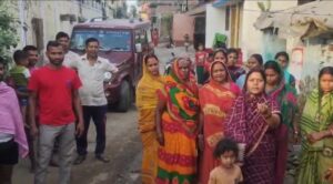 चापाकल खराब, पानी के लिए तरसे ग्रामीण; समाधान को बीडीओ से लगाई गुहार