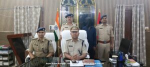 नवगछिया पुलिस की बड़ी कार्रवाई, 747.2 लीटर कफ सिरप व 177.37 लीटर विदेशी शराब बरामद, 2 तस्कर गिरफ्तार