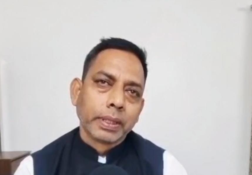 “दवाओं की गुणवत्ता से खिलवाड़! तापमान नियंत्रण में लापरवाही पर भड़के पूर्व विधायक ललन पासवान”