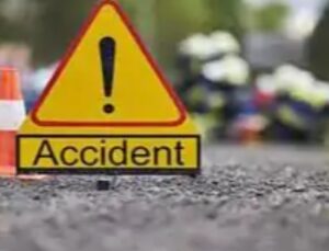 नवगछिया में अनियंत्रित बाइक पलटी, दो युवक गंभीर रूप से घायल