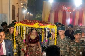 शहीद साथी की बेटी की शादी में फौजियों ने निभाई पिता की भूमिका, हथेलियां बिछाकर स्टेज तक पहुंचाया, किया कन्यादान