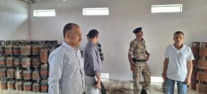 सहरसा में LPG गोदाम पर डीएम का औचक निरीक्षण, वितरण में लापरवाही पर सख्त निर्देश