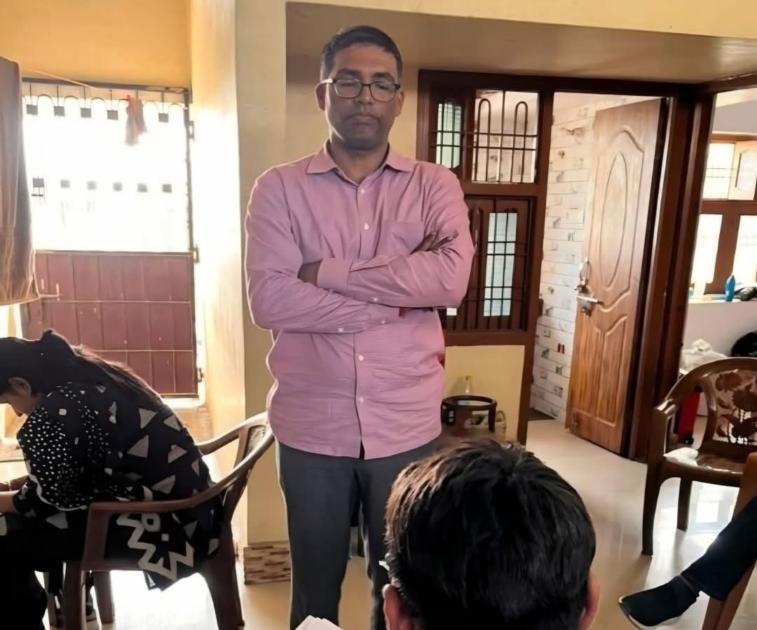 पत्नी के नाम पेट्रोल पंप, गर्लफ्रेंड के लिए नेपाल में आलीशान बंगला — JE मनोज रजक की काली कमाई का खुलासा