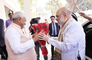 समृद्धि यात्रा खत्म, सत्ता हस्तांतरण पर सियासी कयास तेज – इस्तीफे में फिलहाल नहीं जल्दबाजी