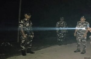 पूर्वी चंपारण में भारत-नेपाल सीमा पर 4.760 किलो गांजा बरामद, तस्कर अंधेरे का फायदा उठाकर फरार