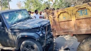 रोहतास में तेज रफ्तार थार का कहर: बाइक सवार दो युवकों की मौत, एक गंभीर, 50 मीटर तक घसीटी बाइक