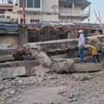 धनबाद में जर्जर पानी टंकी ध्वस्तीकरण के दौरान हादसा, भाजपा नेता अमरेश सिंह के घर को नुकसान