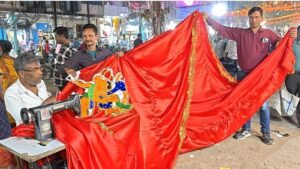 गया में मुस्लिम कारीगरों की मिसाल—58 साल से बना रहे के महावीरी झंडे