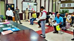 दरभंगा में हैरान करने वाला मामला: जिंदा पिता को कागजों में “मृत” दिखाने की बेटे की कोशिश नाकाम