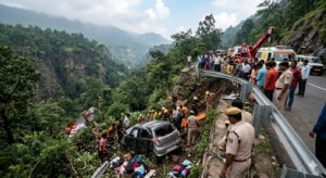 गया का परिवार सड़क हादसे में खत्म: हजारीबाग की दनूआ घाटी में कार खाई में गिरी, 6 की मौत