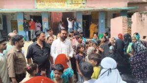 भागलपुर: मिड-डे मील खाने के बाद दर्जनों बच्चों की तबीयत बिगड़ी, विधायक ने किया निरीक्षण