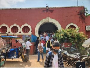 अंतरराष्ट्रीय पहचान वाला नालंदा स्टेशन बदहाल, बुनियादी सुविधाओं के लिए तरस रहे यात्री