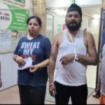 मदद करना पड़ा महंगा: बीच सड़क दंपत्ति की बेरहमी से पिटाई, मूकदर्शक बनी रही भीड़