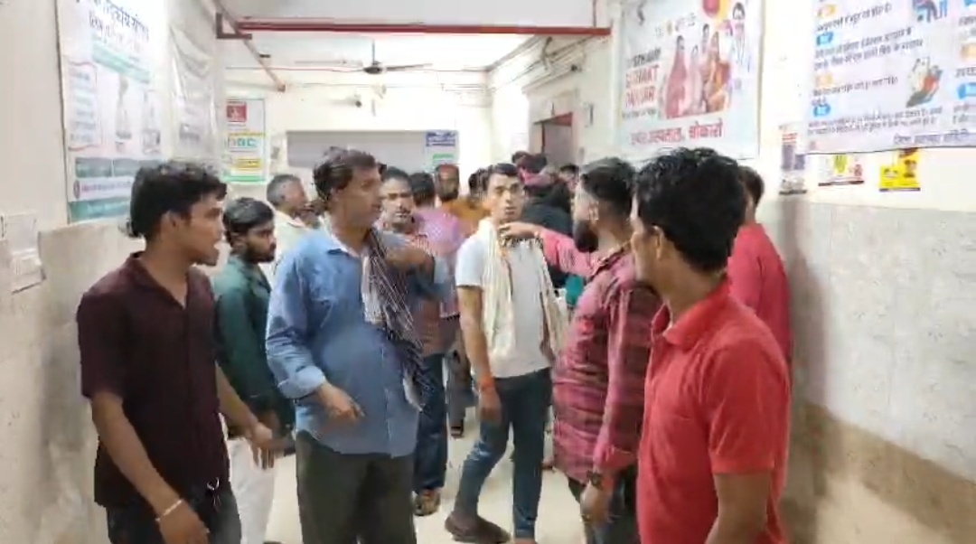 बोकारो में ऑटो चालक पर जानलेवा हमला, सवारी बैठाने से मना करने पर चाकू से किया वार