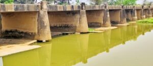 मुंगेर में मौत का पुल! हवा में झूल रहे पिलर, रोज जान जोखिम में डाल रहे हजारों लोग