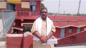 “एक्सप्रेस ट्रेन के ठहराव तक नहीं पहनेंगे जूता-चप्पल” — नवादा के पूर्व मुखिया अरविंद मिश्रा का अनोखा सत्याग्रह