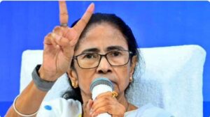 पश्चिम बंगाल में रुझानों में बीजेपी को बढ़त, ममता बनर्जी ने काउंटिंग में गड़बड़ी का लगाया आरोप