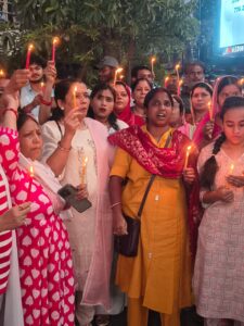 पलामू में अदिति मिश्रा हत्याकांड को लेकर फूटा जनाक्रोश, सैकड़ों महिलाओं ने निकाला कैंडल मार्च, दोषियों की गिरफ्तारी की मांग तेज