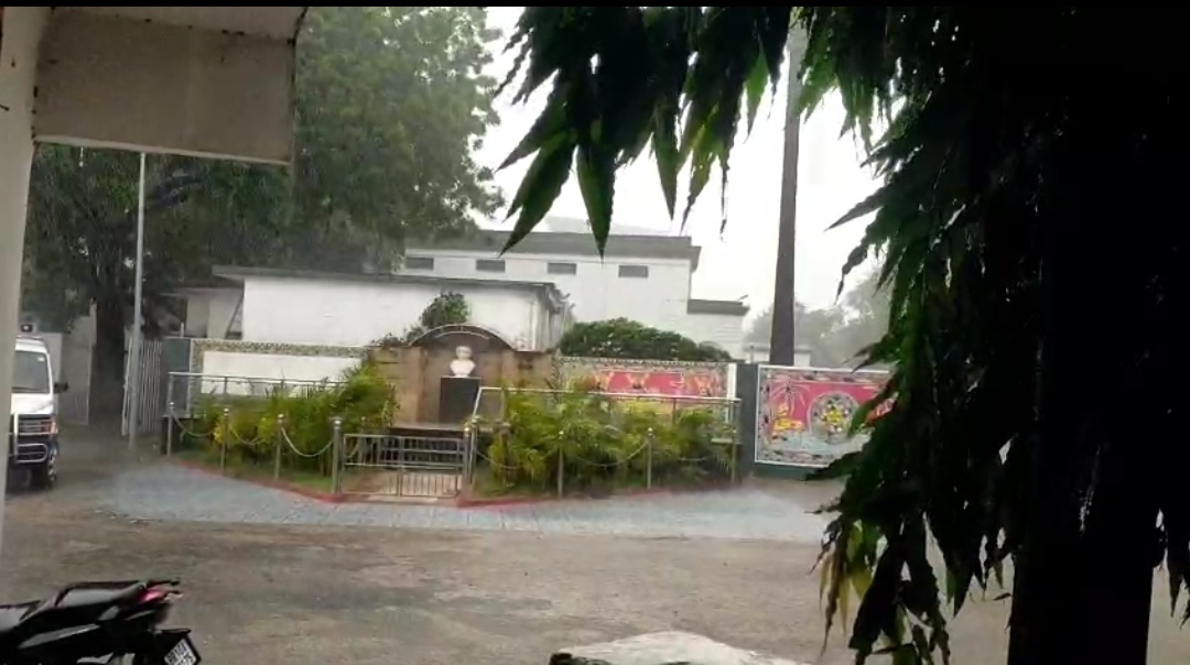 भागलपुर में मौसम का कहर: तेज आंधी और झमाझम बारिश से जनजीवन प्रभावित, गर्मी से मिली राहत