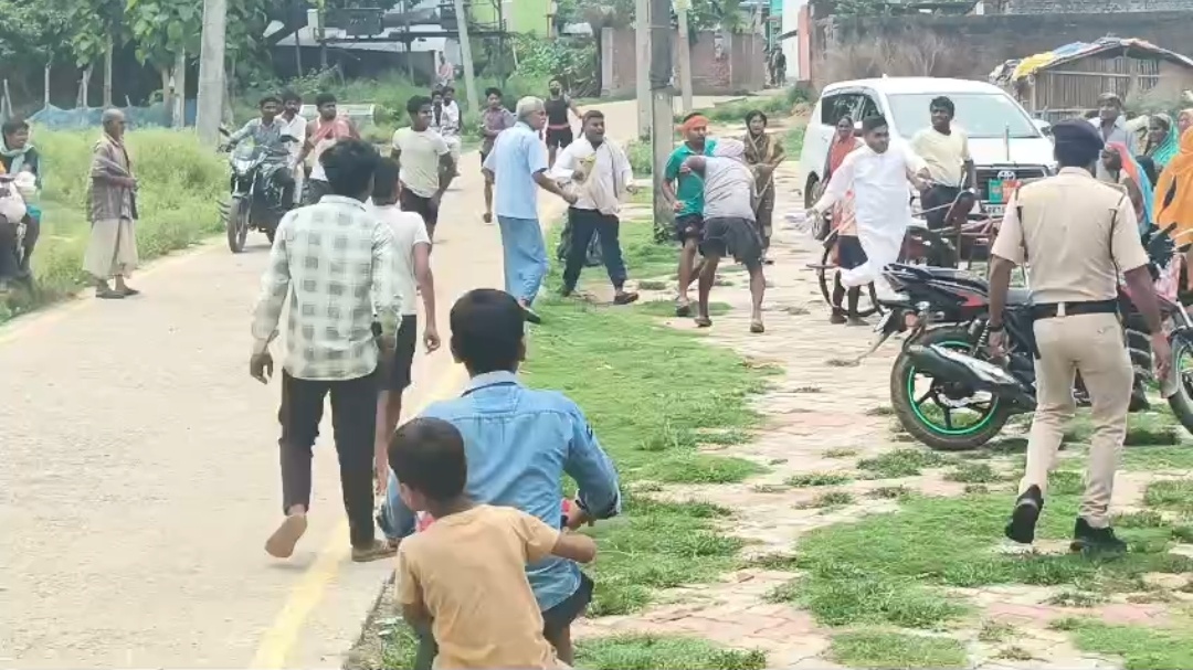 बरैनी पोखर अतिक्रमण हटाने के दौरान बवाल, सरकारी टीम पर हमला; 28 उपद्रवी गिरफ्तार