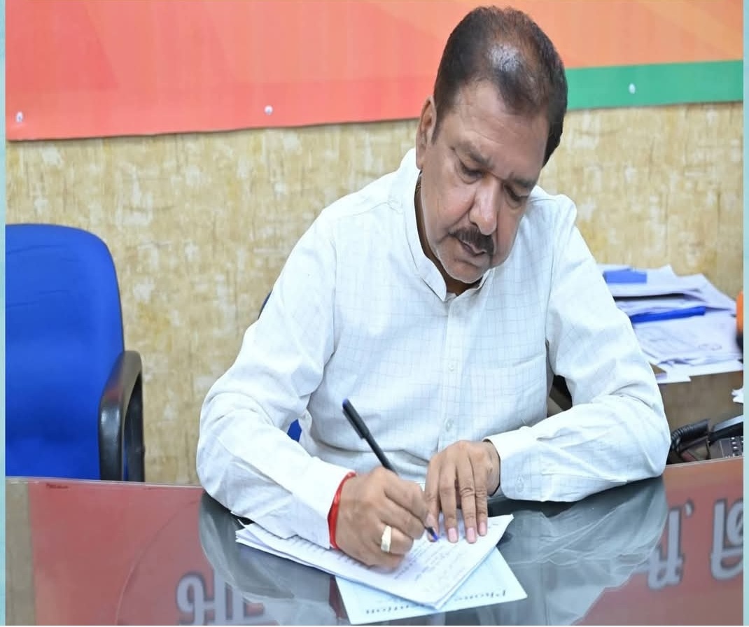 बिहार में भ्रष्टाचार पर बड़ा प्रहार, 14 अंचलाधिकारियों पर गिरी गाज… मंत्री दिलीप जायसवाल का सख्त एक्शन