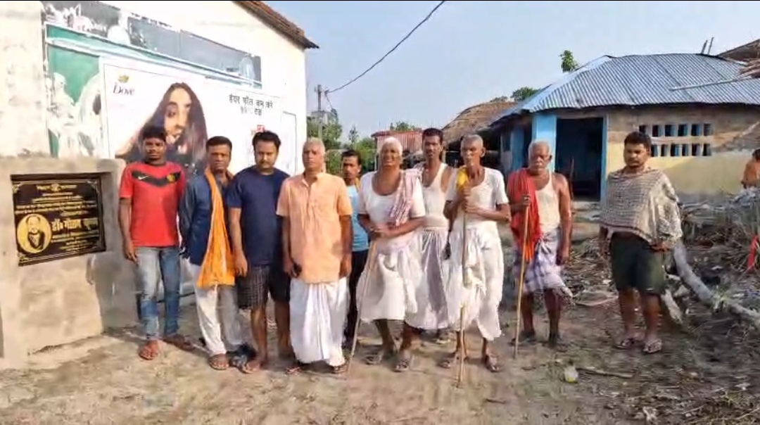 सहरसा में सड़क निर्माण को लेकर फूटा ग्रामीणों का गुस्सा, विधायक के खिलाफ प्रदर्शन
