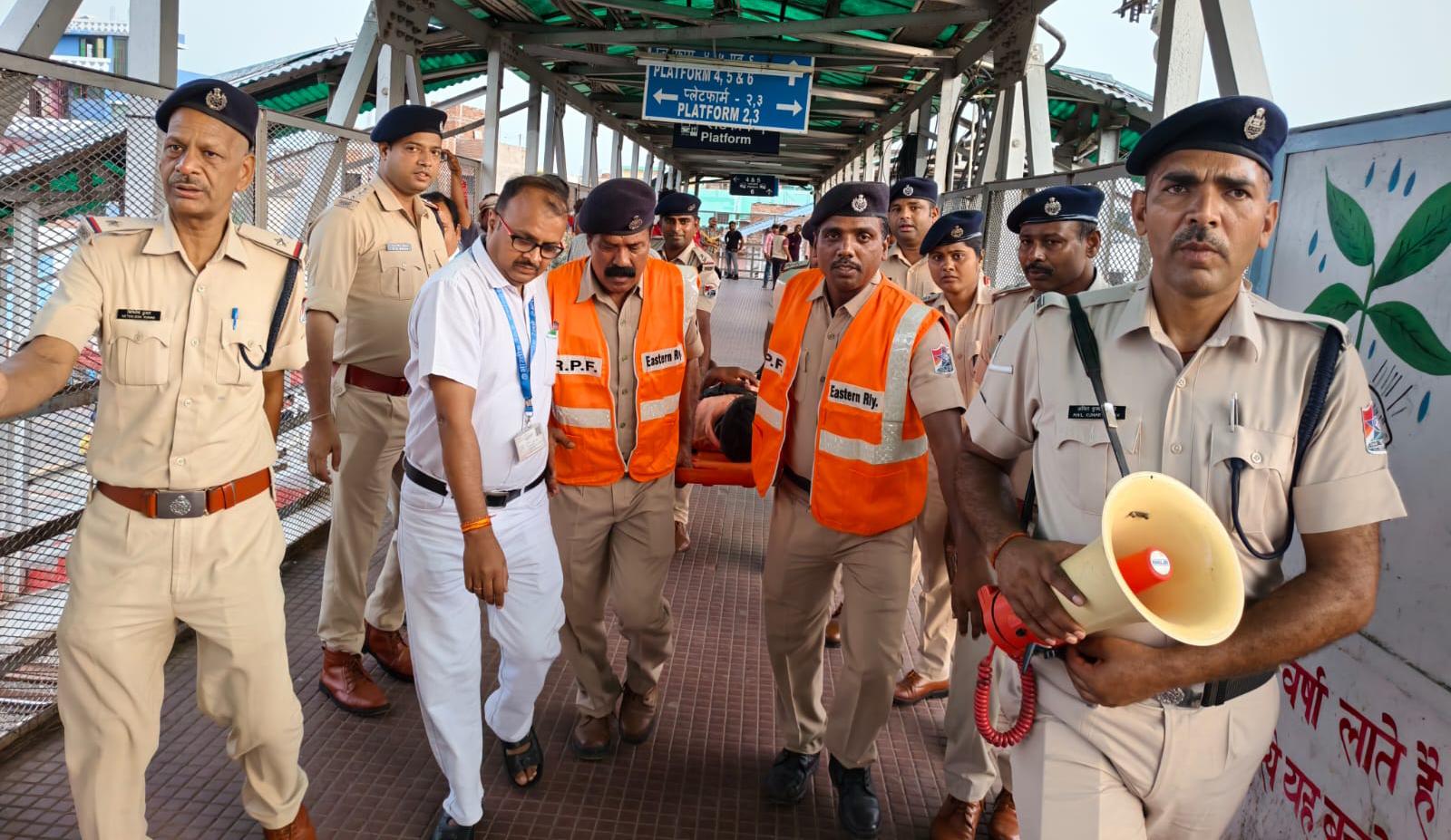भागलपुर रेलवे स्टेशन पर आपदा प्रबंधन एवं सुरक्षा को लेकर संयुक्त मॉक ड्रिल का आयोजन