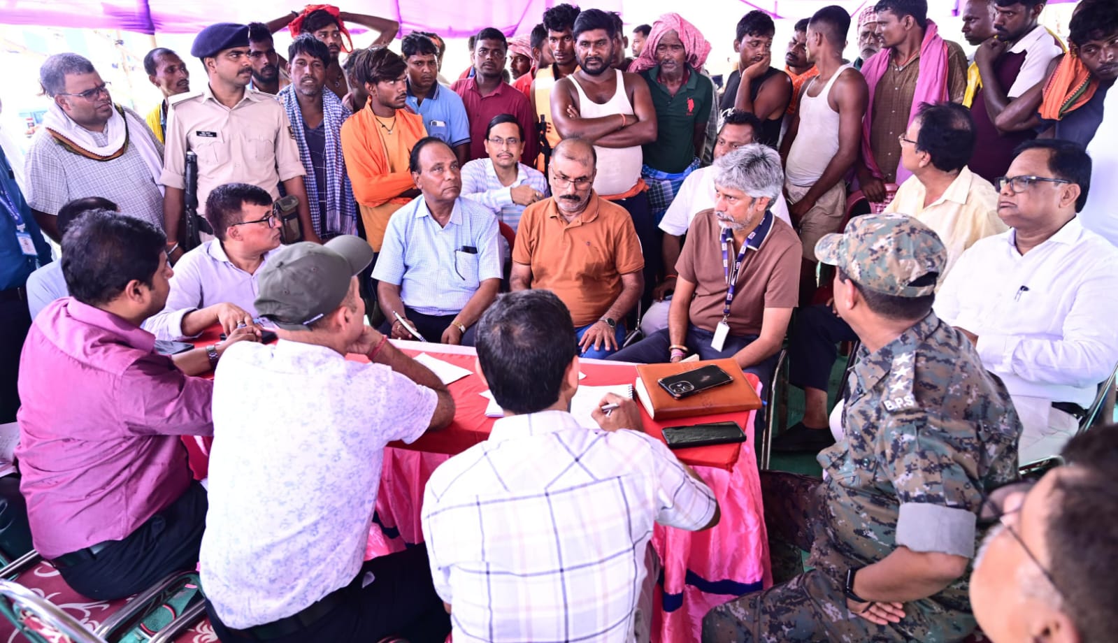 निःशुल्क नाव परिचालन को लेकर प्रशासन और नाव चालकों की महत्वपूर्ण बैठक