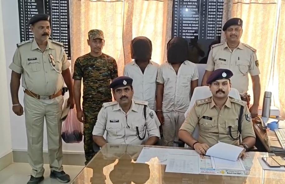 24 घंटे के भीतर ज्वेलरी दुकान चोरी कांड का खुलासा, दो आरोपी गिरफ्तार