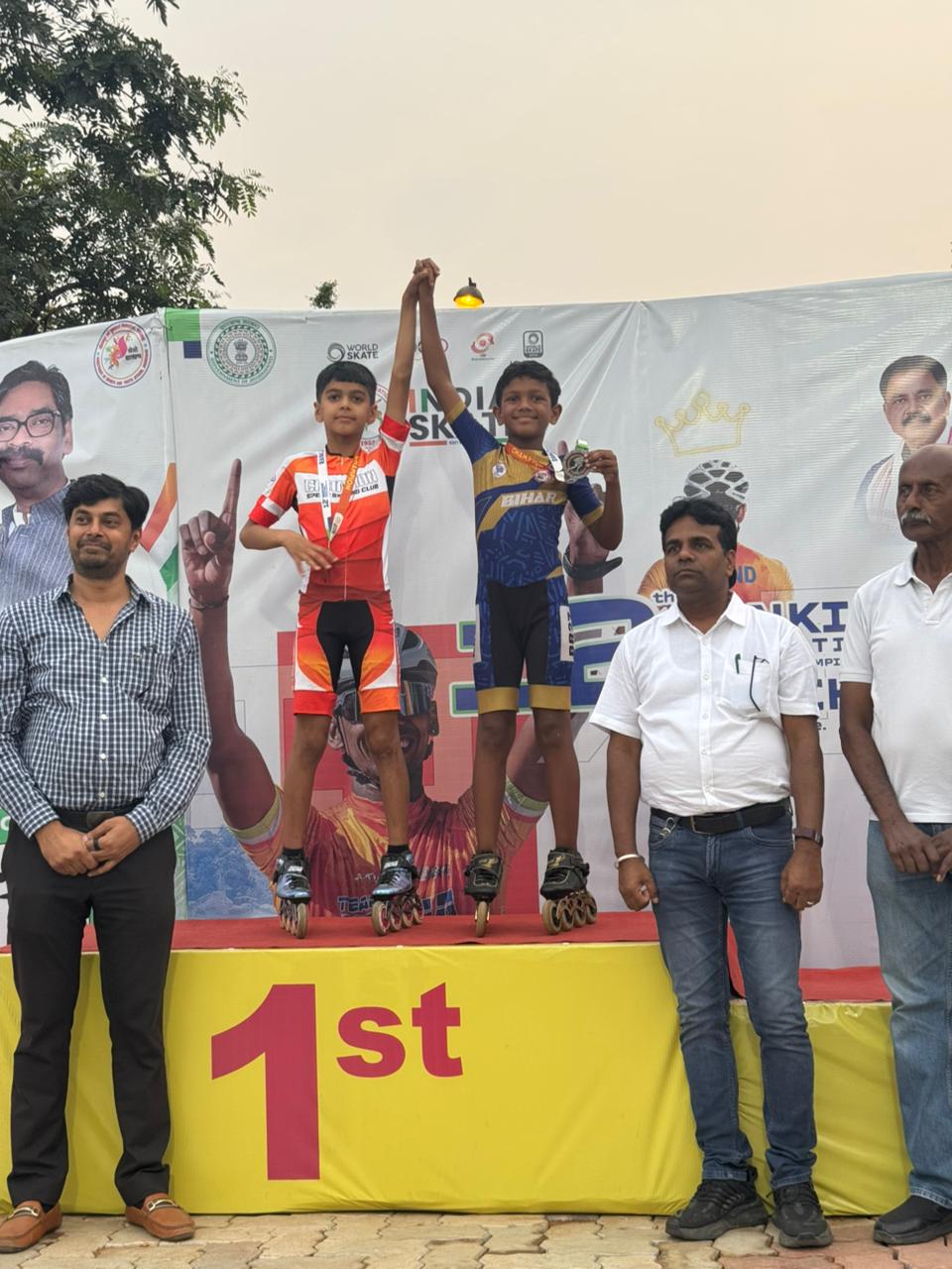 राष्ट्रीय स्पीड स्केटिंग चैंपियनशिप में भागलपुर के आद्यांश अंश ने जीता रजत पदक, जिले के पहले राष्ट्रीय पदक विजेता स्केटर बने