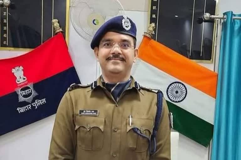 DIG हरकिशोर राय की सख्ती जारी, निलंबित कॉन्स्टेबल आशीष तिवारी की बर्खास्तगी की सिफारिश
