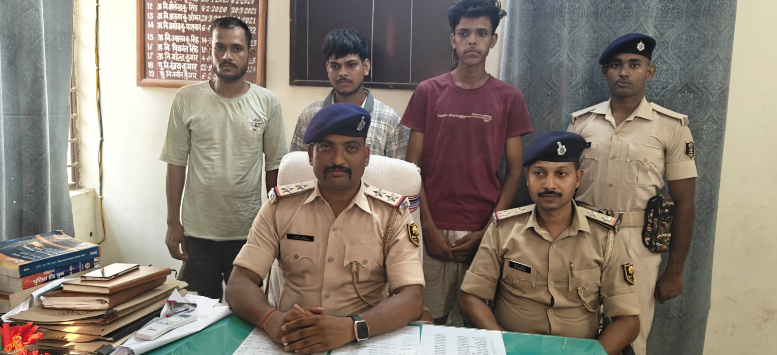 मोतिहारी में साइबर ठगी गिरोह पर पुलिस की बड़ी कार्रवाई, हरसिद्धि से 3 शातिर गिरफ्तार