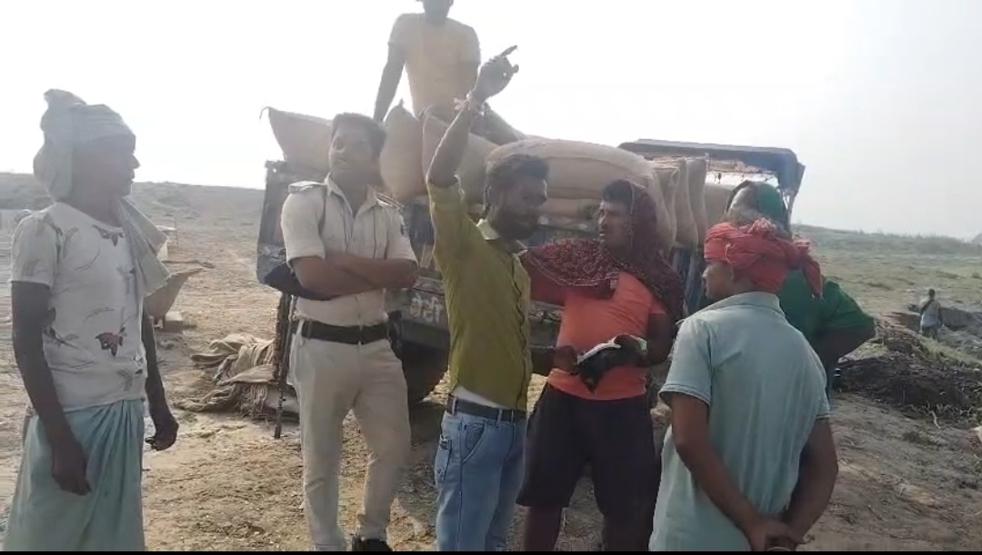 भागलपुर में किसानों की फसल असुरक्षित! चोरी और लूट की लगातार घटनाओं से बढ़ी चिंता, पुलिस की कार्यशैली पर उठे सवाल