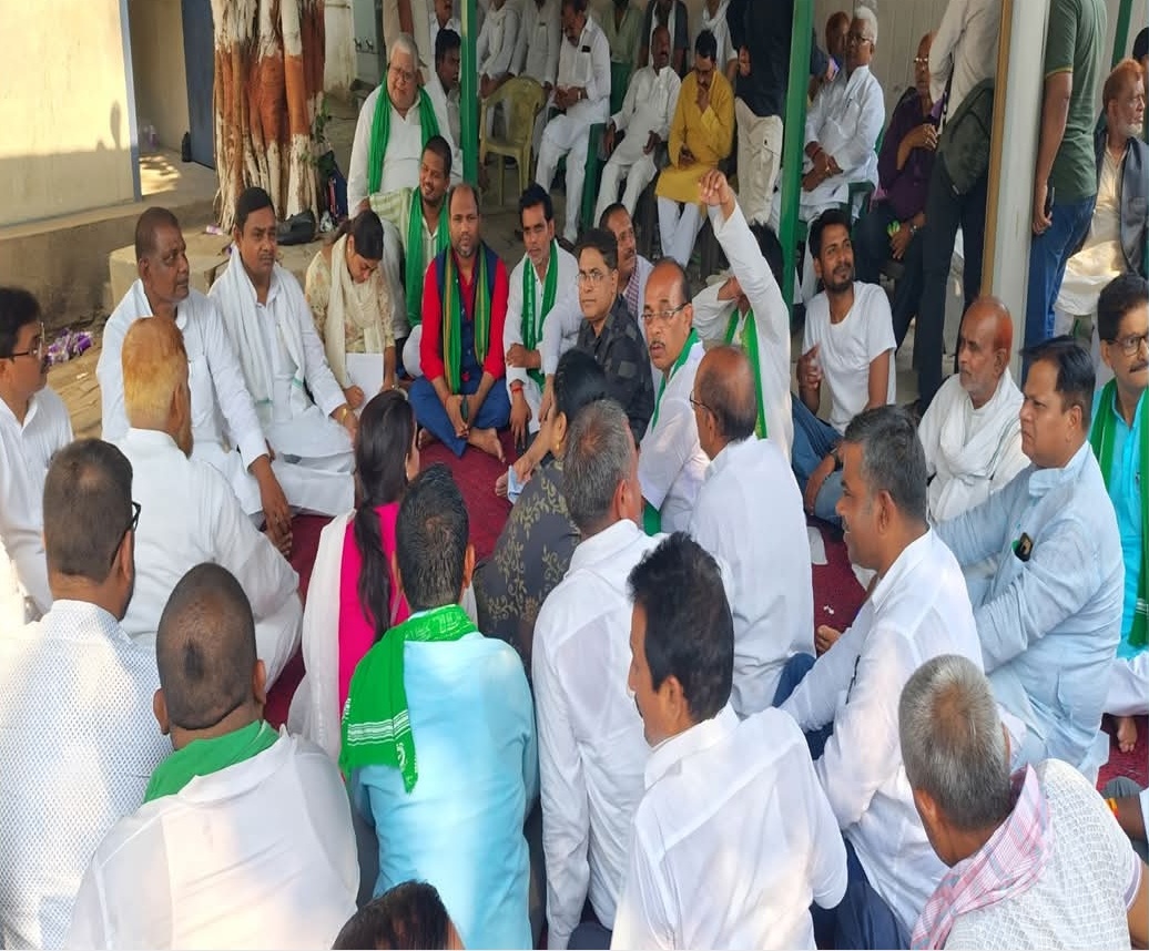 पटना में राबड़ी आवास बना राजद कार्यकर्ताओं का किला, लालू यादव ने वीडियो कॉल पर दिया एकजुटता का संदेश