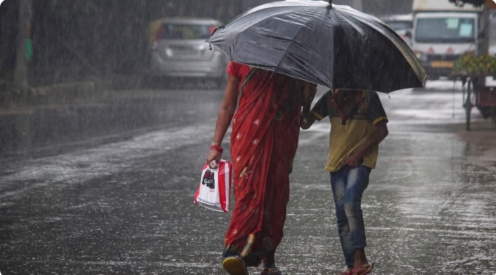 बिहार में मौसम का डबल अटैक: 32 जिलों में आंधी-बारिश और वज्रपात का अलर्ट, कटिहार में बिजली गिरने से एक की मौत