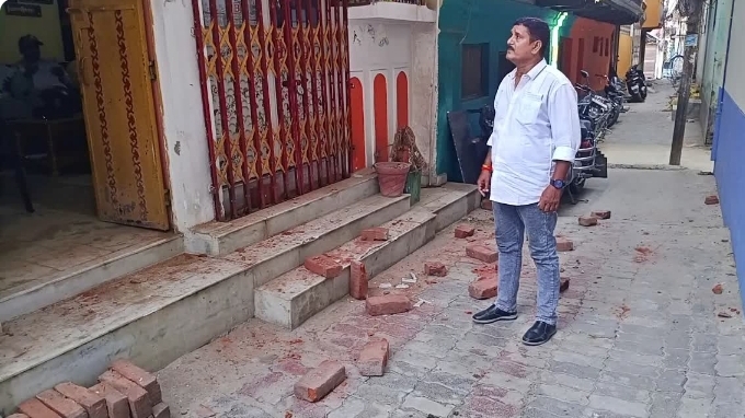 पटना में पूर्व पार्षद के घर फायरिंग और पथराव, कोर्ट में गवाही रोकने व रंगदारी के लिए हमला; CCTV में कैद हुई वारदात
