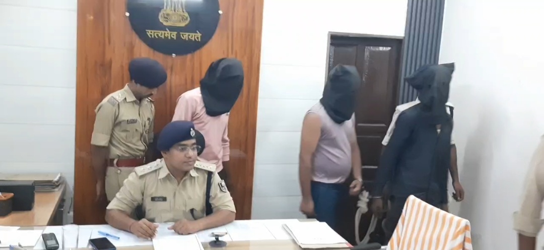 मधुबनी पुलिस की बड़ी सफलता: सक्रिय बाइक चोर गिरोह का भंडाफोड़, 3 शातिर गिरफ्तार, चोरी की 3 मोटरसाइकिल बरामद