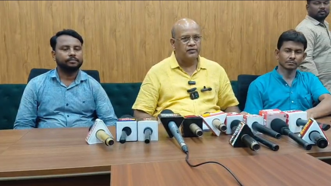 निरसा विधायक अरूप चटर्जी का सांसद ढुल्लू महतो पर पलटवार, कई मुद्दों पर लगाए गंभीर आरोप