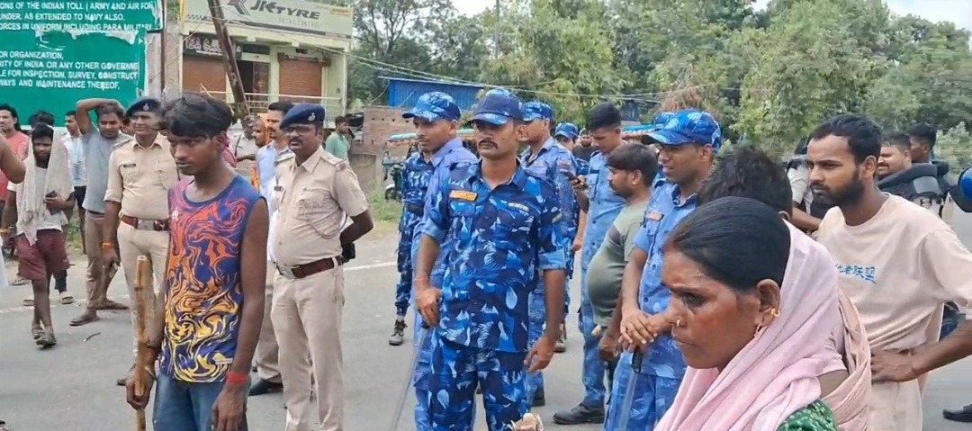 भागलपुर में दर्दनाक सड़क हादसे: बाइपास पर टोटो चालक और अधेड़ की मौत, आक्रोशित ग्रामीणों ने किया सड़क जाम