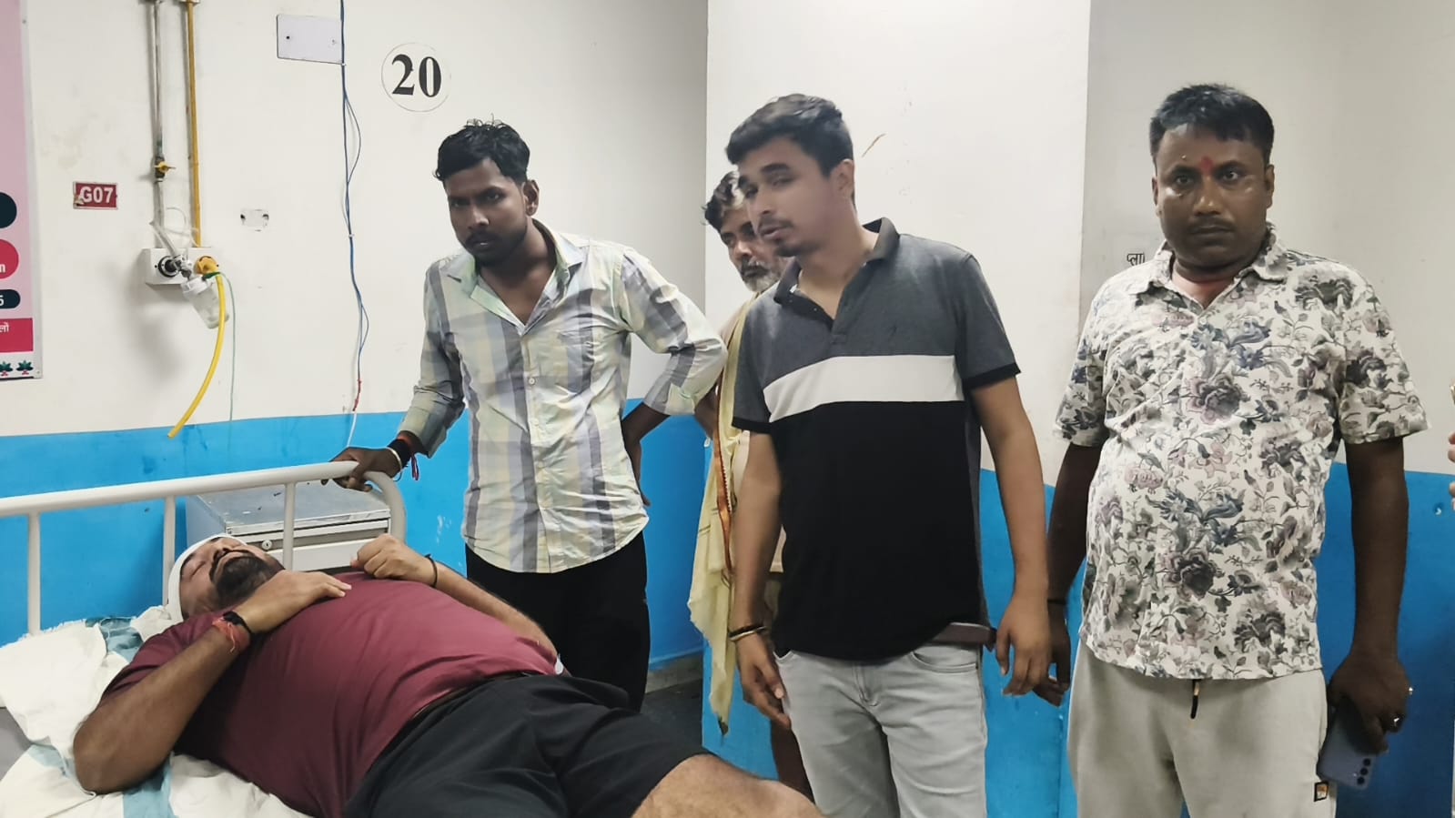 सहरसा में करणी सेना जिला अध्यक्ष पर जानलेवा हमला, पिस्टल की बट से सिर फोड़ा; लूटपाट का भी लगाया आरोप