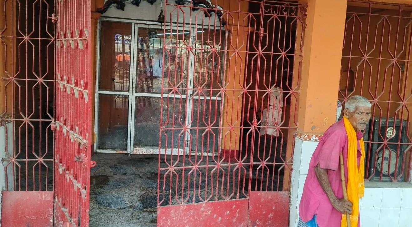 भागलपुर: बजरंगबली मंदिर का ताला तोड़ लाखों की चोरी, दानपेटी से नकदी समेत सामान ले उड़े चोर
