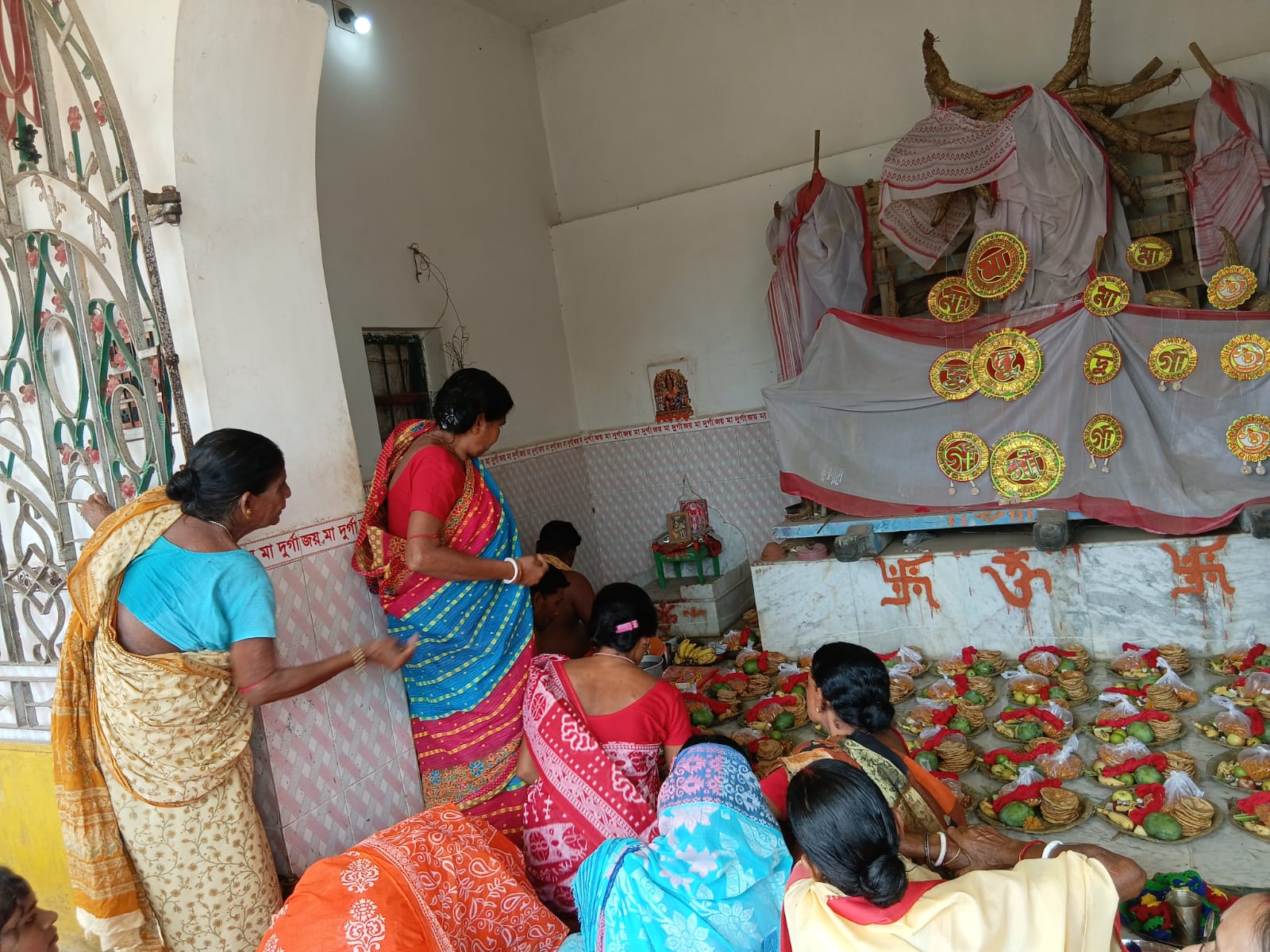 नाला में श्रद्धा और आस्था के साथ संपन्न हुई मां बिपद्तारिणी पूजा, महिलाओं ने परिवार की सुख-शांति व संकट मुक्ति के लिए रखा निर्जला व्रत