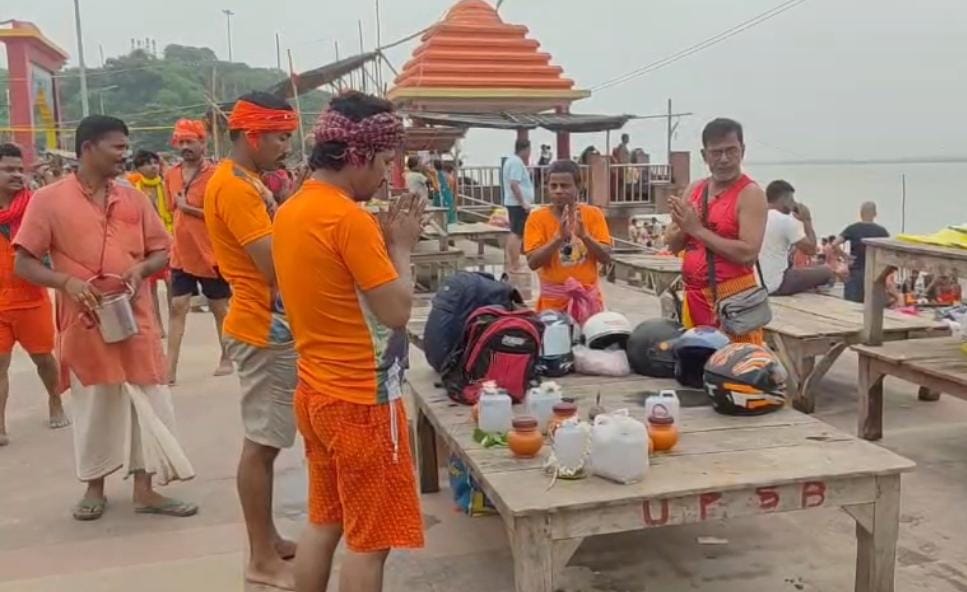 बांग्ला सावन शुरू होते ही सुल्तानगंज में उमड़ी आस्था की भीड़, गंगाजल लेकर बाबा बैद्यनाथ धाम के लिए रवाना हुए कांवरिये