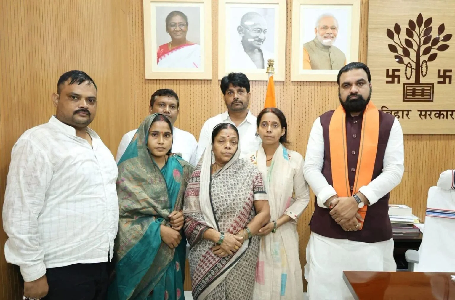 भरत तिवारी एनकाउंटर मामला: मुख्यमंत्री सम्राट चौधरी ने परिजनों से की मुलाकात, निष्पक्ष जांच और सख्त कार्रवाई का दिया भरोसा