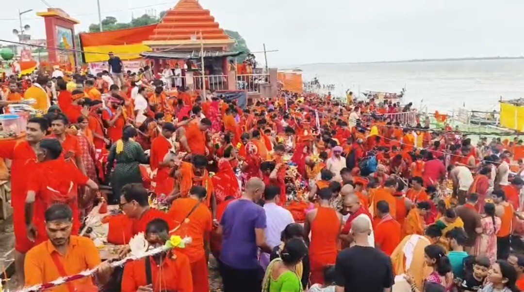 श्रावणी मेले का भव्य आगाज, उत्तरवाहिनी गंगा तट से उमड़ा आस्था का सैलाब; भगवा रंग में रंगा सुलतानगंज से देवघर तक का कांवरिया पथ