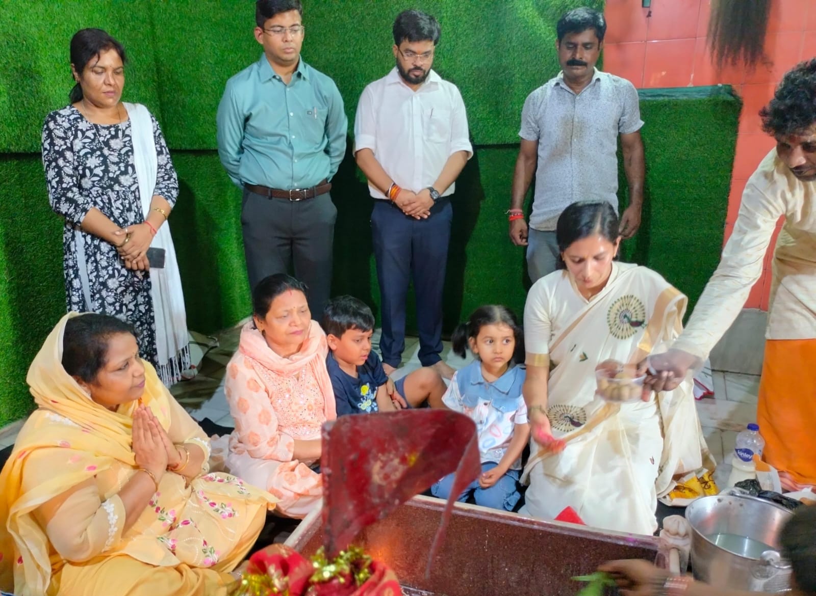 श्रावणी मेला: बटेश्वर स्थान पहुंचे डीएम-एसएसपी, श्रद्धालुओं की सुविधाओं और सुरक्षा व्यवस्था का लिया जायजा