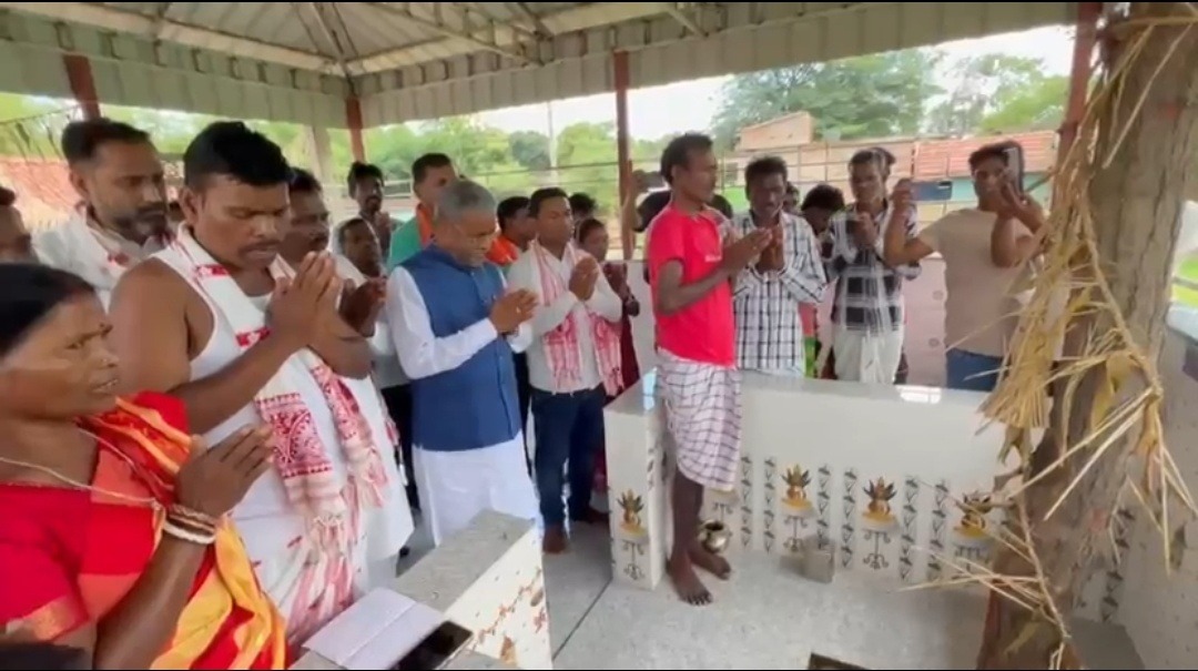 सुग्गीपहाड़ी में हर रविवार होगी सामूहिक प्रार्थना, बाबूलाल मरांडी बोले— यह पहल संथाल समाज की नई पहचान बनेगी